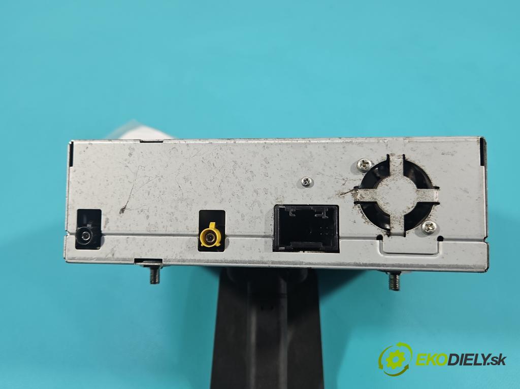 Mercedes S W221 2005-2013 3.5 V6 272 HP automatic 200 kW 3498 cm3 4- Zesilovač: A2218704689 (Zosilňovač)