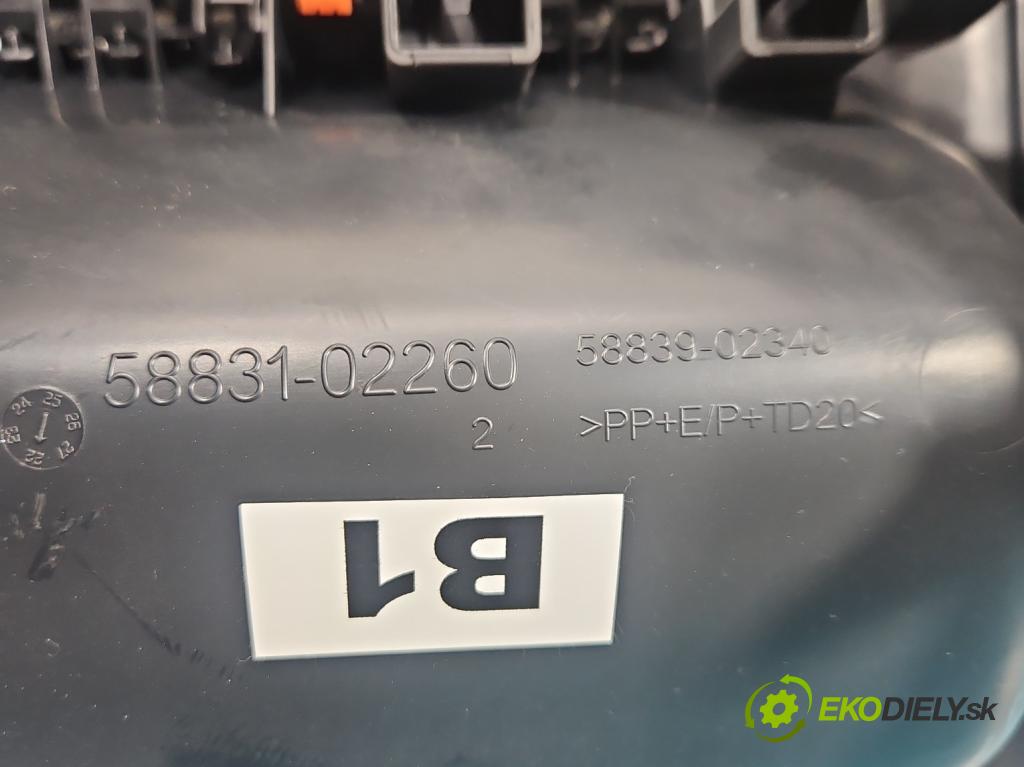 Toyota Corolla E21 2019- 1.5 12V 125 hp automatic 92 kW 1490 cm3 4- kryt plastová 58831-02270