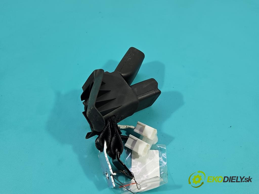 Toyota Corolla E21 2019- 1.5 12V 125 HP automatic 92 kW 1490 cm3 4- pas bezpečnosť: zadné ľavý 309104610AA