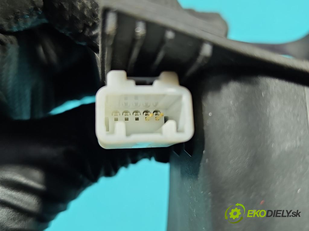 Toyota Corolla E21 2019- 1.5 12V 125 HP automatic 92 kW 1490 cm3 4- pas bezpečnosť: zadné pravý 309104610AA