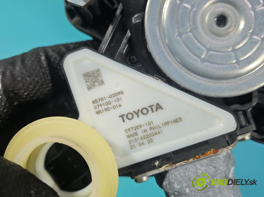 Toyota Corolla E21 2019- 1.5 12V 125 hp automatic 92 kW 1490 cm3 4- mechanismus stahování přední levý 69820-02804-A