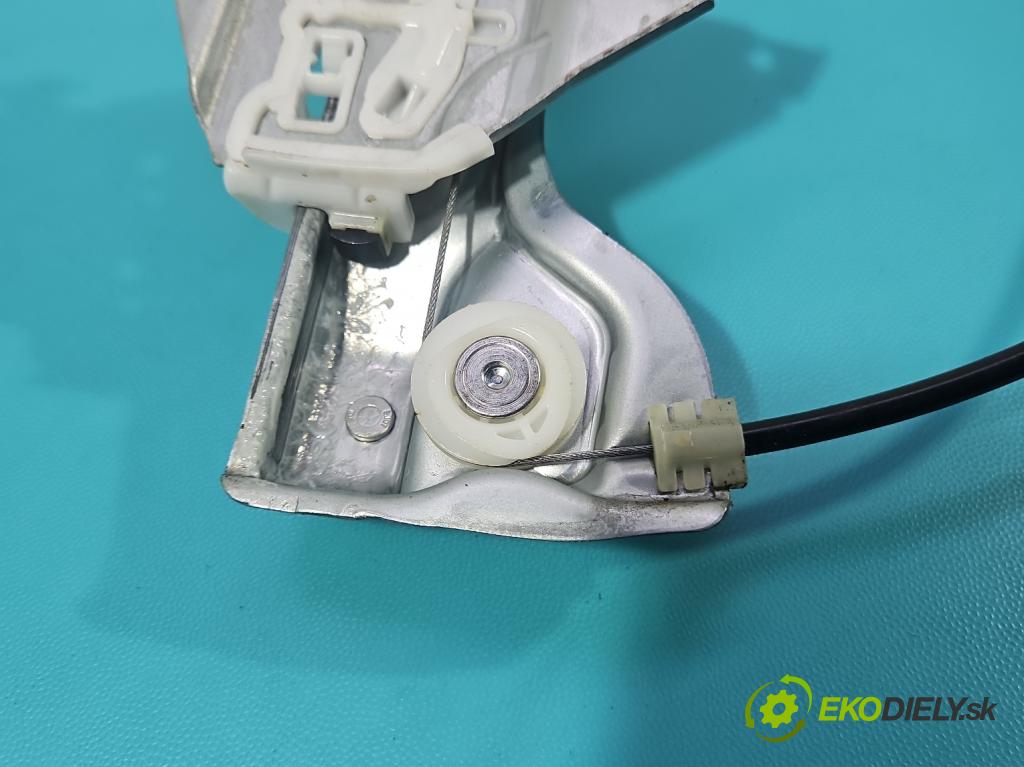 Toyota Corolla E21 2019- 1.5 12V 125 HP automatic 92 kW 1490 cm3 4- mechanizmus okna predné pravý 85701-02090