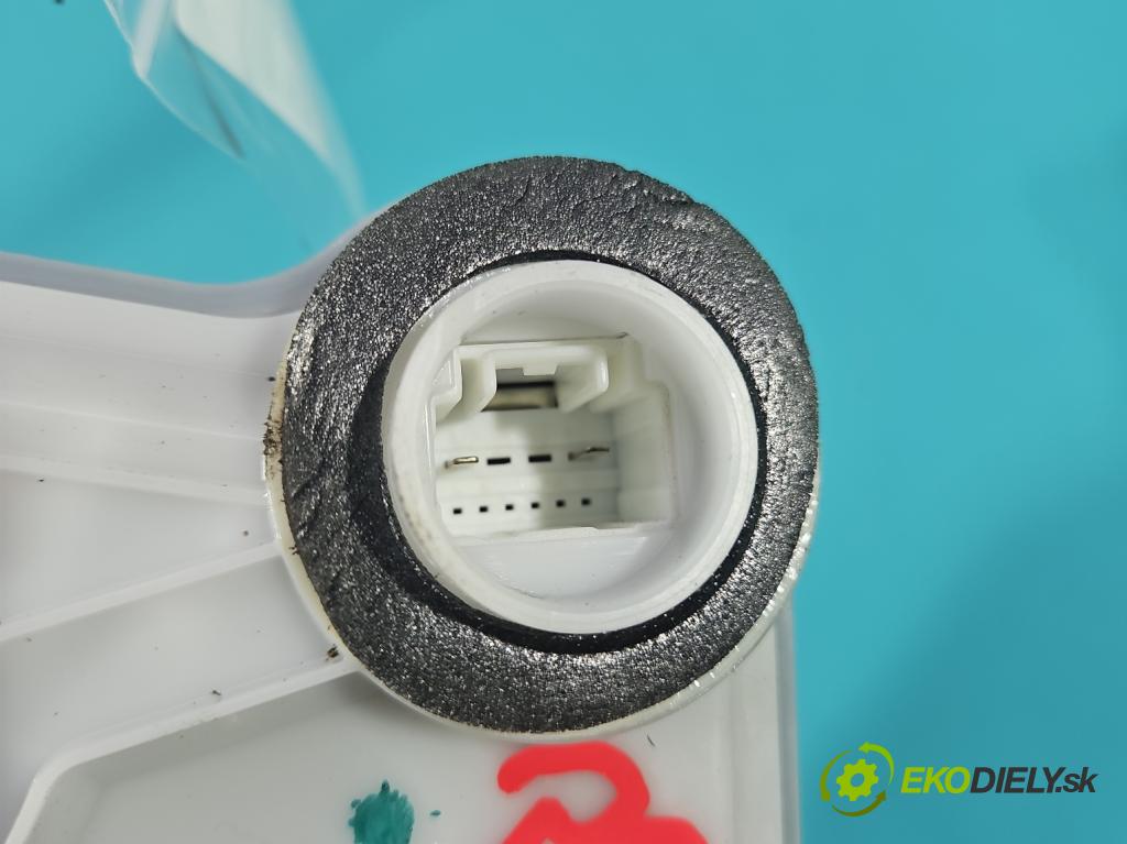 Toyota Corolla E21 2019- 1.5 12V 125 HP automatic 92 kW 1490 cm3 4- zámok predné pravý