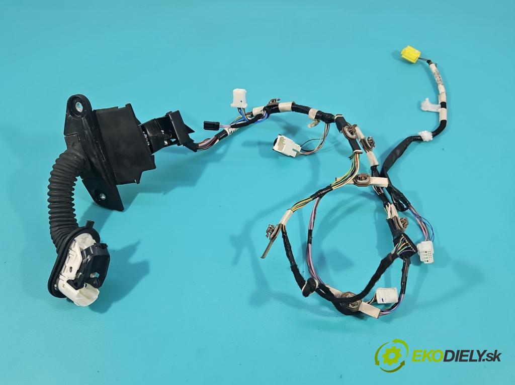 Toyota Corolla E21 2019- 1.5 12V 125 HP automatic 92 kW 1490 cm3 4- Zväzok: dvere predné vľavo: AB152-0ZK90