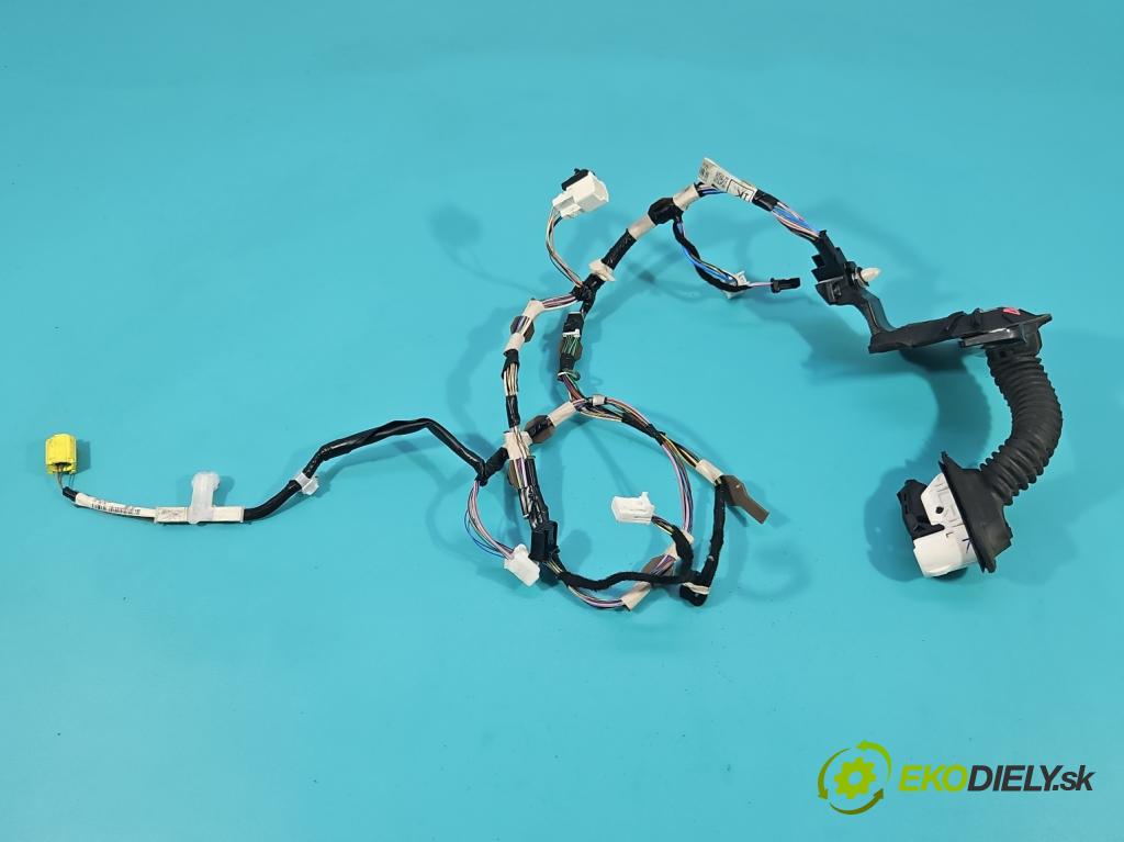 Toyota Corolla E21 2019- 1.5 12V 125 HP automatic 92 kW 1490 cm3 4- Zväzok: dvere predné vľavo: AB152-0ZK90