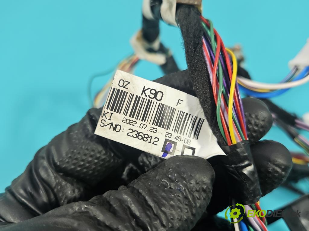 Toyota Corolla E21 2019- 1.5 12V 125 HP automatic 92 kW 1490 cm3 4- Zväzok: dvere predné vľavo: AB152-0ZK90