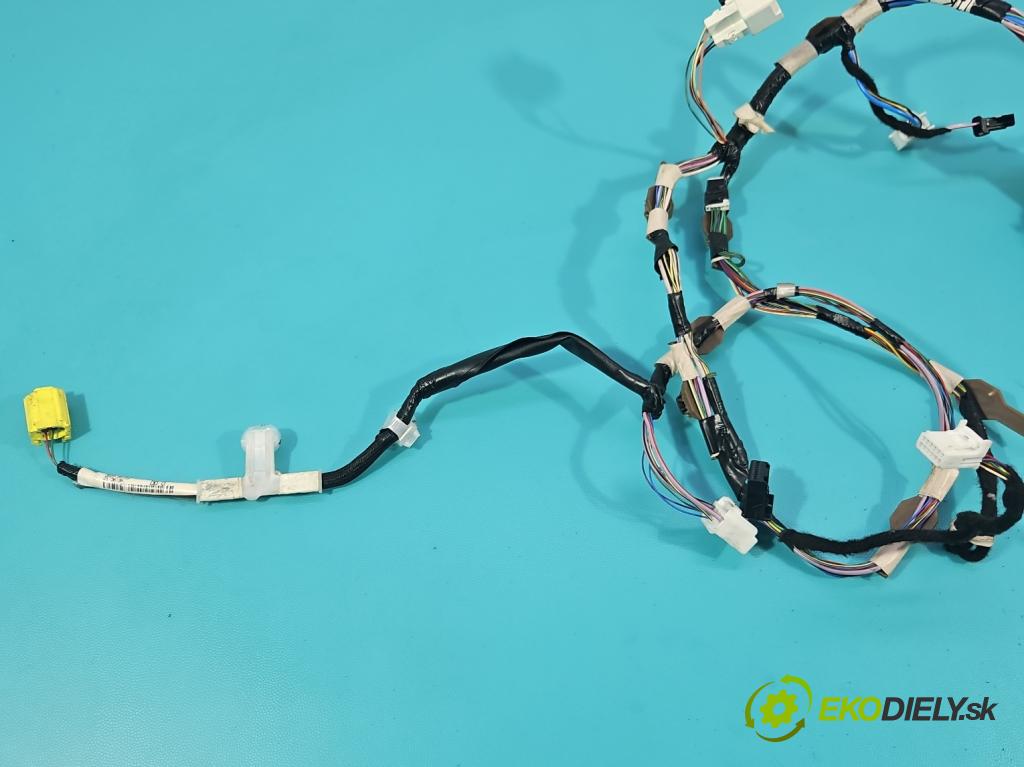 Toyota Corolla E21 2019- 1.5 12V 125 HP automatic 92 kW 1490 cm3 4- Zväzok: dvere predné vľavo: AB152-0ZK90