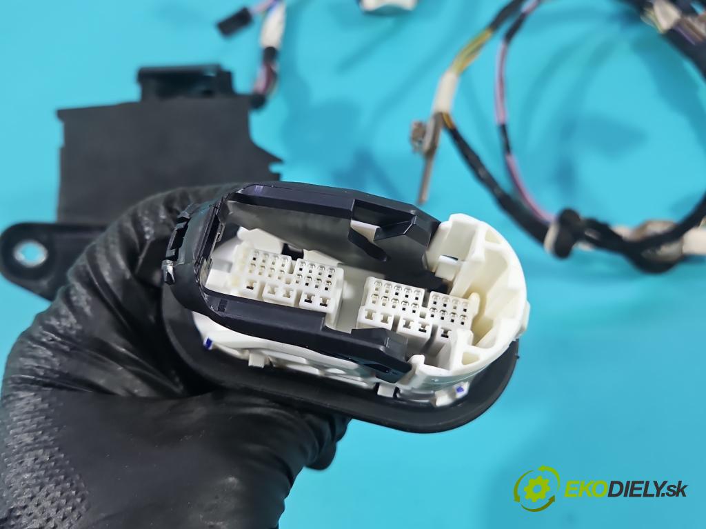 Toyota Corolla E21 2019- 1.5 12V 125 HP automatic 92 kW 1490 cm3 4- Zväzok: dvere predné vľavo: AB152-0ZK90