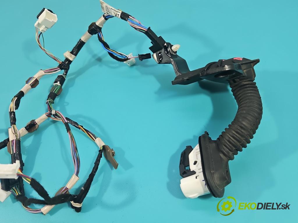 Toyota Corolla E21 2019- 1.5 12V 125 HP automatic 92 kW 1490 cm3 4- Zväzok: dvere predné vľavo: AB152-0ZK90