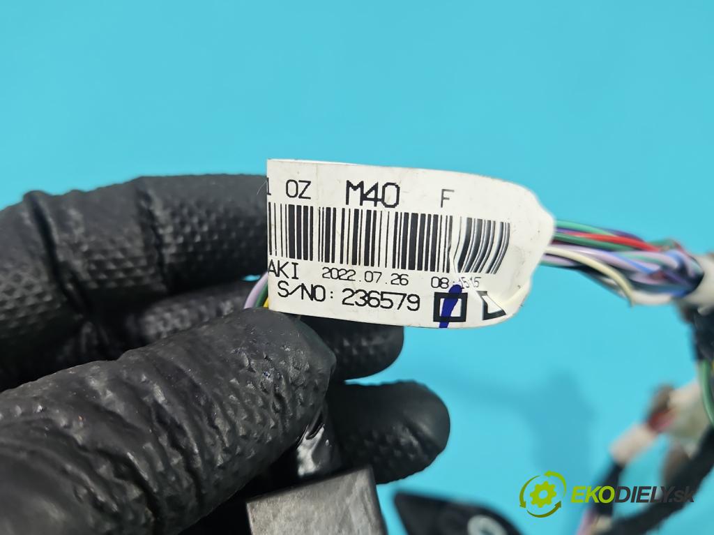 Toyota Corolla E21 2019- 1.5 12V 125 HP automatic 92 kW 1490 cm3 4- Zväzok: dvere predné pravých 82151 OZ M40 F