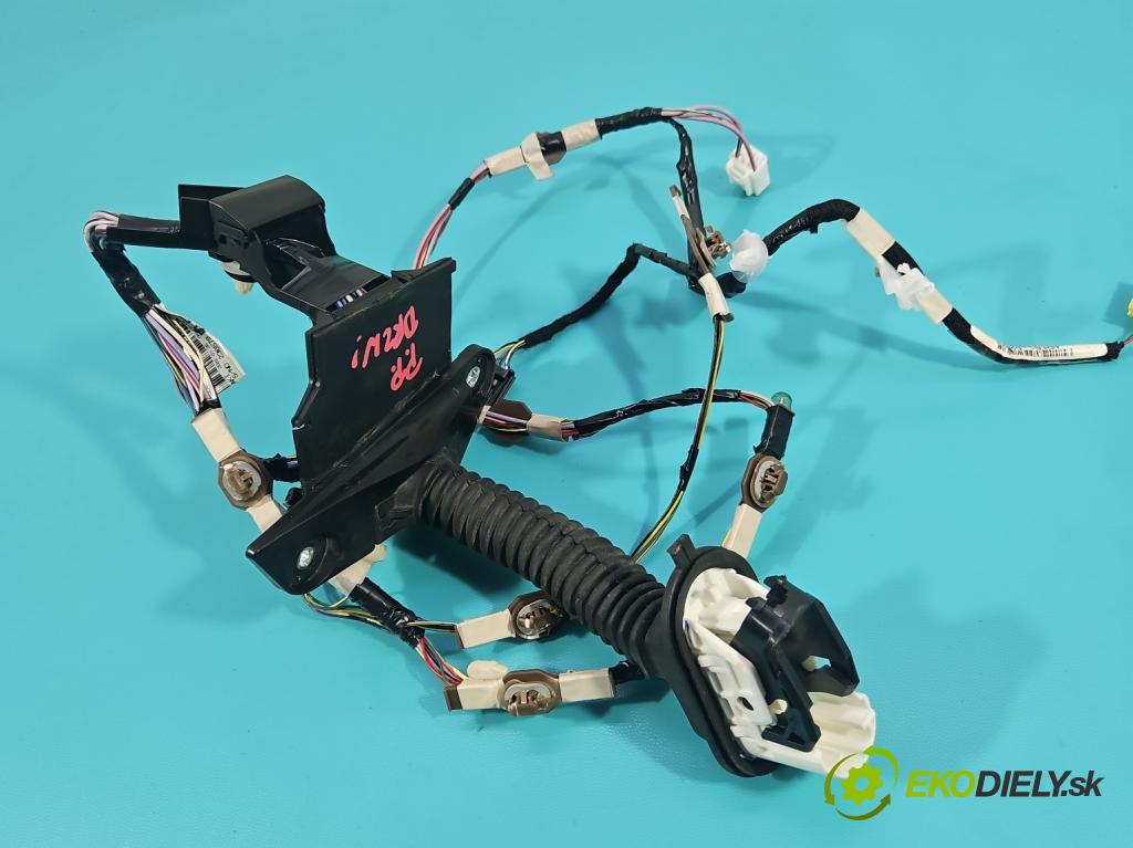 Toyota Corolla E21 2019- 1.5 12V 125 HP automatic 92 kW 1490 cm3 4- Zväzok: dvere predné pravých 82151 OZ M40 F