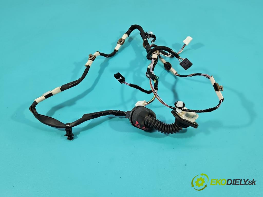 Toyota Corolla E21 2019- 1.5 12V 125 HP automatic 92 kW 1490 cm3 4- Zväzok: dvere zadné vľavo: 8215402D50