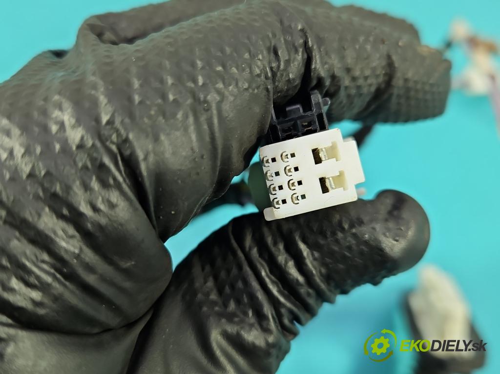 Toyota Corolla E21 2019- 1.5 12V 125 HP automatic 92 kW 1490 cm3 4- Zväzok: dvere zadné vľavo: 8215402D50