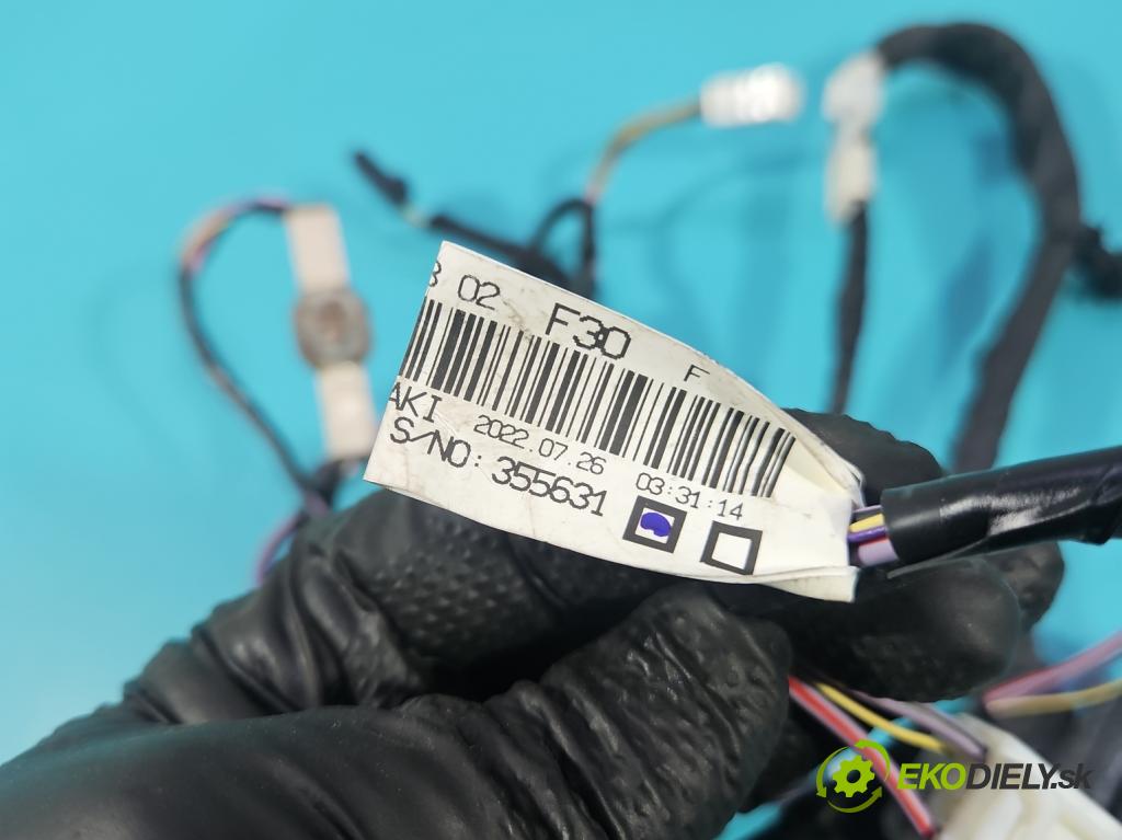 Toyota Corolla E21 2019- 1.5 12V 125 HP automatic 92 kW 1490 cm3 4- Zväzok: dvere zadné pravých 8215302F30