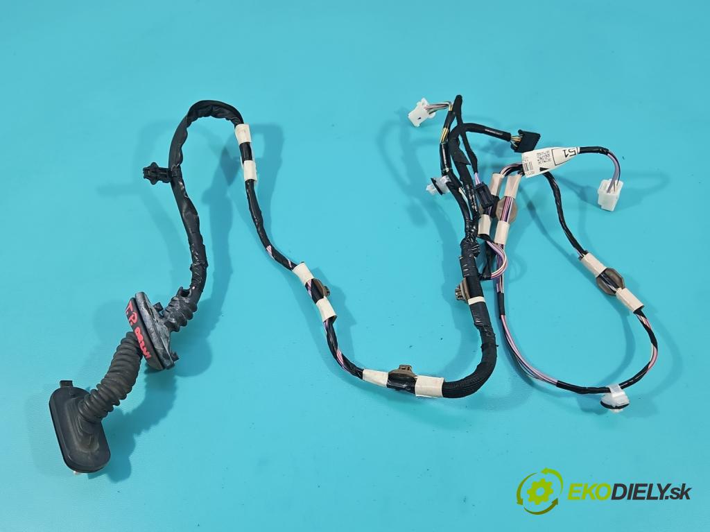 Toyota Corolla E21 2019- 1.5 12V 125 HP automatic 92 kW 1490 cm3 4- Zväzok: dvere zadné pravých 8215302F30