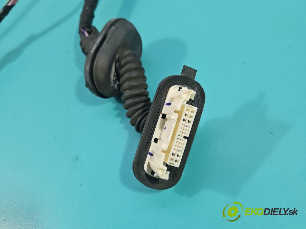 Toyota Corolla E21 2019- 1.5 12V 125 HP automatic 92 kW 1490 cm3 4- Zväzok: dvere zadné pravých 8215302F30