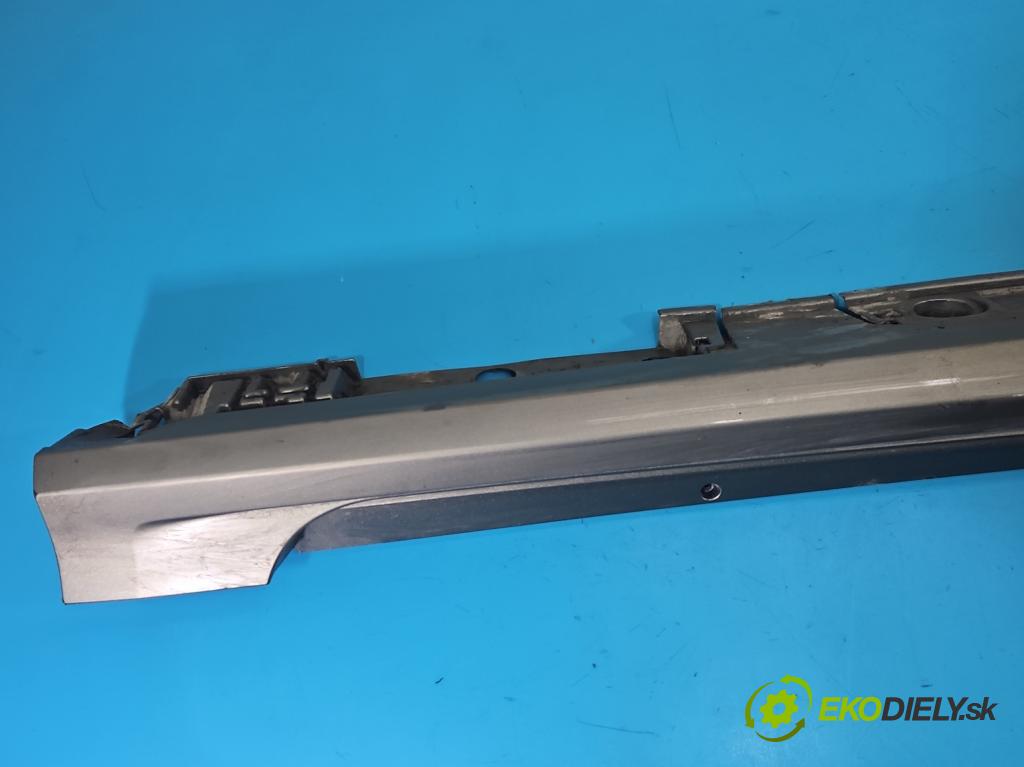 Toyota Corolla E21 2019- 1.5 12V 125 HP automatic 92 kW 1490 cm3 4- lišta práh: pravé  (Lišta prahová)