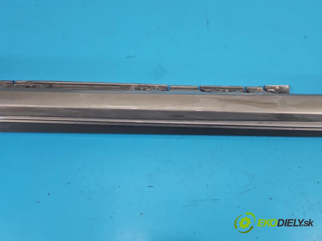 Toyota Corolla E21 2019- 1.5 12V 125 HP automatic 92 kW 1490 cm3 4- lišta práh: pravé  (Lišta prahová)