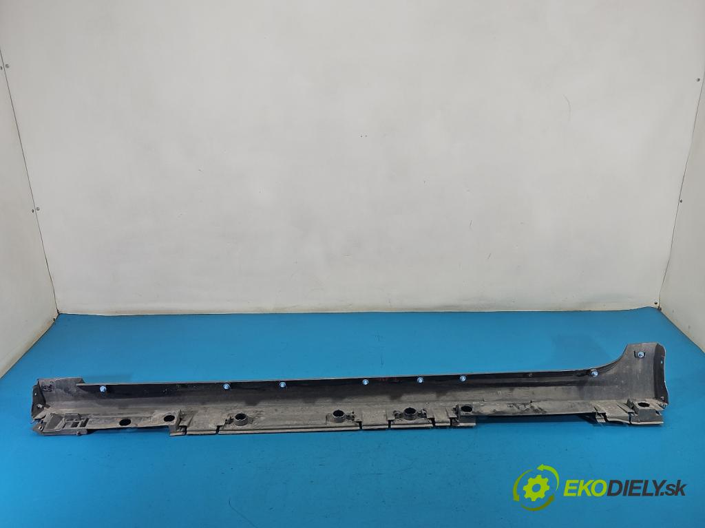 Toyota Corolla E21 2019- 1.5 12V 125 HP automatic 92 kW 1490 cm3 4- lišta práh: pravé  (Lišta prahová)