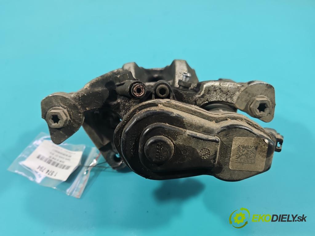 Toyota Corolla E21 2019- 1.5 12V 125 HP automatic 92 kW 1490 cm3 4- brzdič zadné ľavý  (Kľučka dverí ostatné)