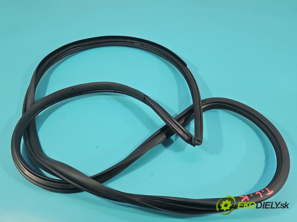 Toyota Corolla E21 2019- 1.5 12V 125 hp automatic 92 kW 1490 cm3 4- Těsnění: dveře zadní levé 62332-02380 (Karoserie ostatní)