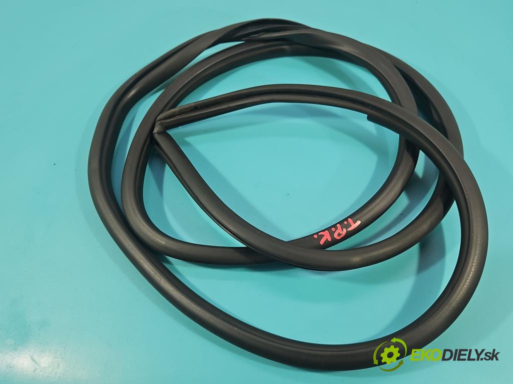 Toyota Corolla E21 2019- 1.5 12V 125 hp automatic 92 kW 1490 cm3 4- Těsnění: dveře zadní pravé 62331-02380 (Karoserie ostatní)