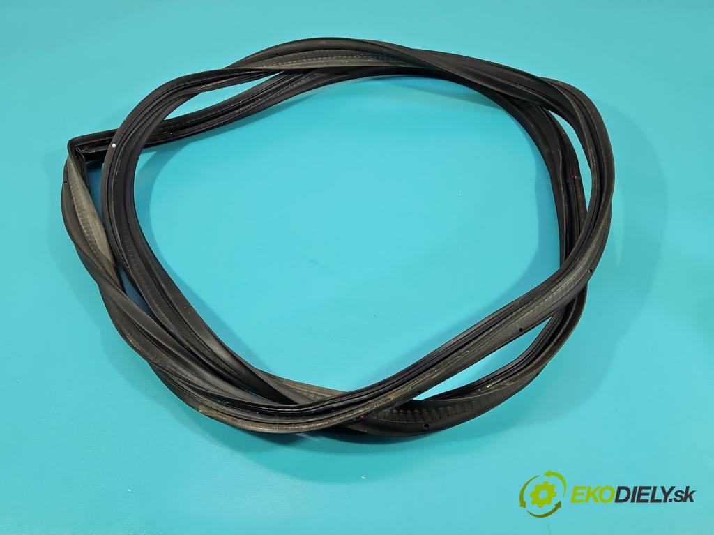 Toyota Corolla E21 2019- 1.5 12V 125 HP automatic 92 kW 1490 cm3 4- Těsnění: kufrové dvere 64461-02300