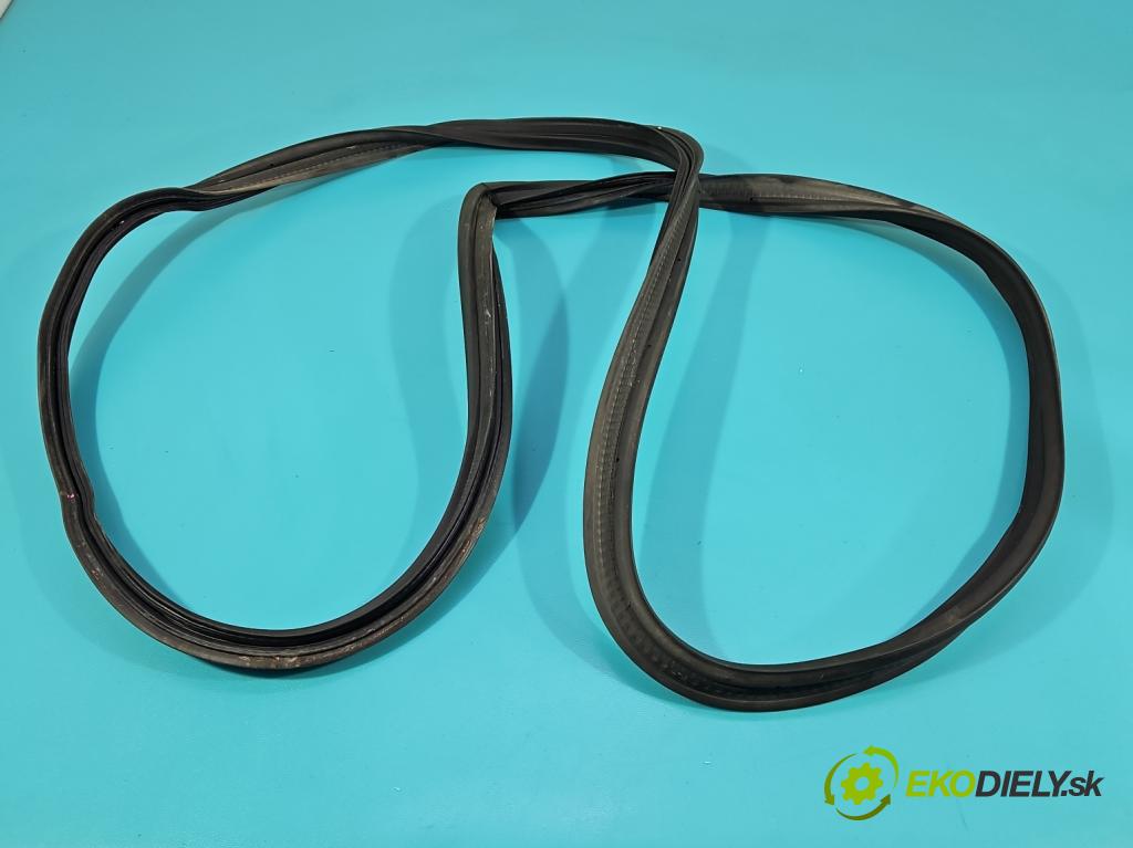 Toyota Corolla E21 2019- 1.5 12V 125 hp automatic 92 kW 1490 cm3 4- Těsnění: kufrových dveří 64461-02300