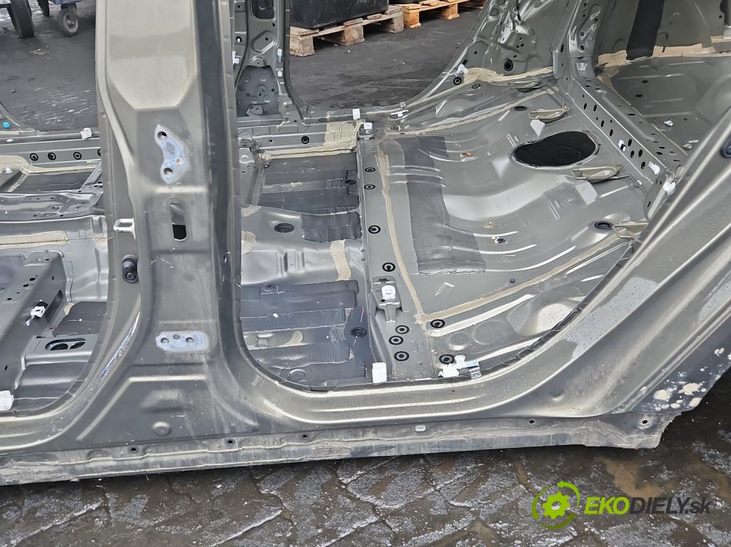 Toyota Corolla E21 2019- 1.5 12V 125 HP automatic 92 kW 1490 cm3 4- Práh: ľavý  (Karoséria ostatné)