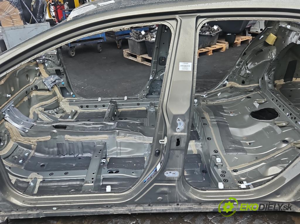 Toyota Corolla E21 2019- 1.5 12V 125 hp automatic 92 kW 1490 cm3 4- práh levý  (Karoserie ostatní)