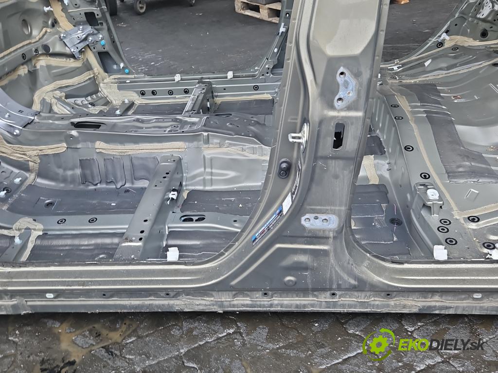 Toyota Corolla E21 2019- 1.5 12V 125 HP automatic 92 kW 1490 cm3 4- Práh: ľavý  (Karoséria ostatné)