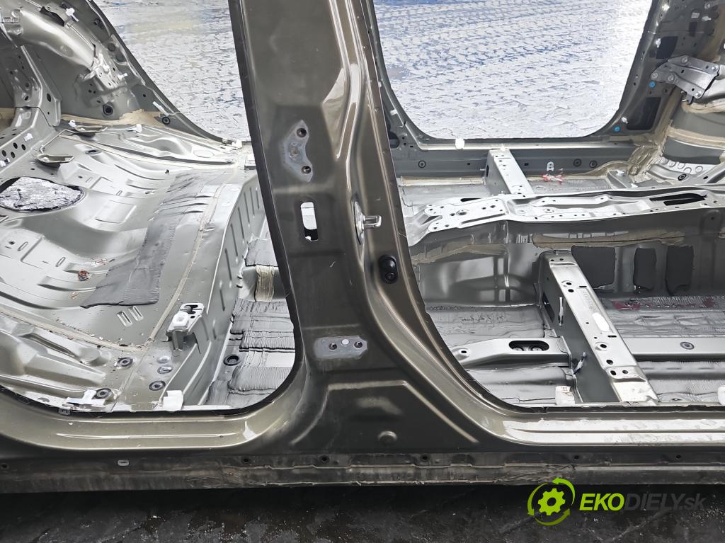 Toyota Corolla E21 2019- 1.5 12V 125 HP automatic 92 kW 1490 cm3 4- Práh: pravý  (Karoséria ostatné)