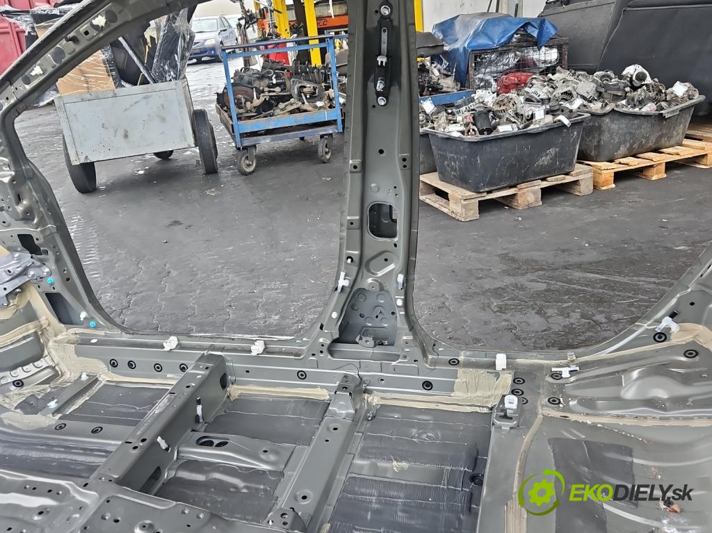 Toyota Corolla E21 2019- 1.5 12V 125 HP automatic 92 kW 1490 cm3 4- Práh: pravý  (Karoséria ostatné)