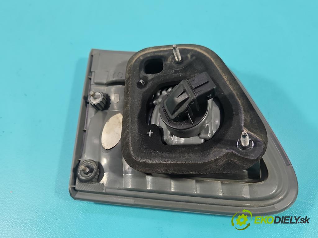 Toyota Avensis III T27 2009-2018 2.2 D4D 150 HP manual 110 kW 2231 cm3 5- svetlo / reflektor zadné pravé  (Kľučka dverí ostatné)