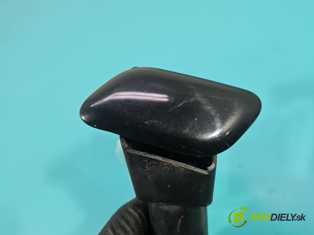 Toyota Avensis III T27 2009-2018 2.2 D4D 150 HP manual 110 kW 2231 cm3 5- ostrekovač reflektor: pravý 85207-05030