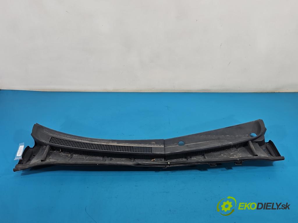 Toyota Avensis III T27 2009-2018 2.2 D4D 150 hp manual 110 kW 2231 cm3 5- torpédo 55709-05090 (Plast pod čelním sklem)