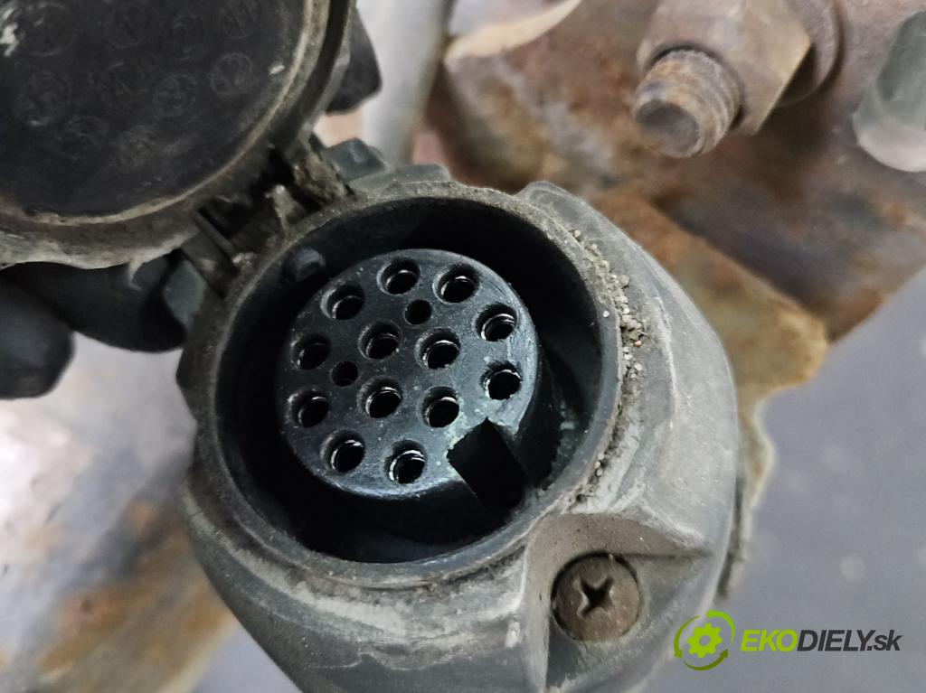 Citroen Xsara Picasso 1.8 16V 116 HP manual 85 kW 1749 cm3 5- Hák: vlečení:  (Ťažné zariadenie)