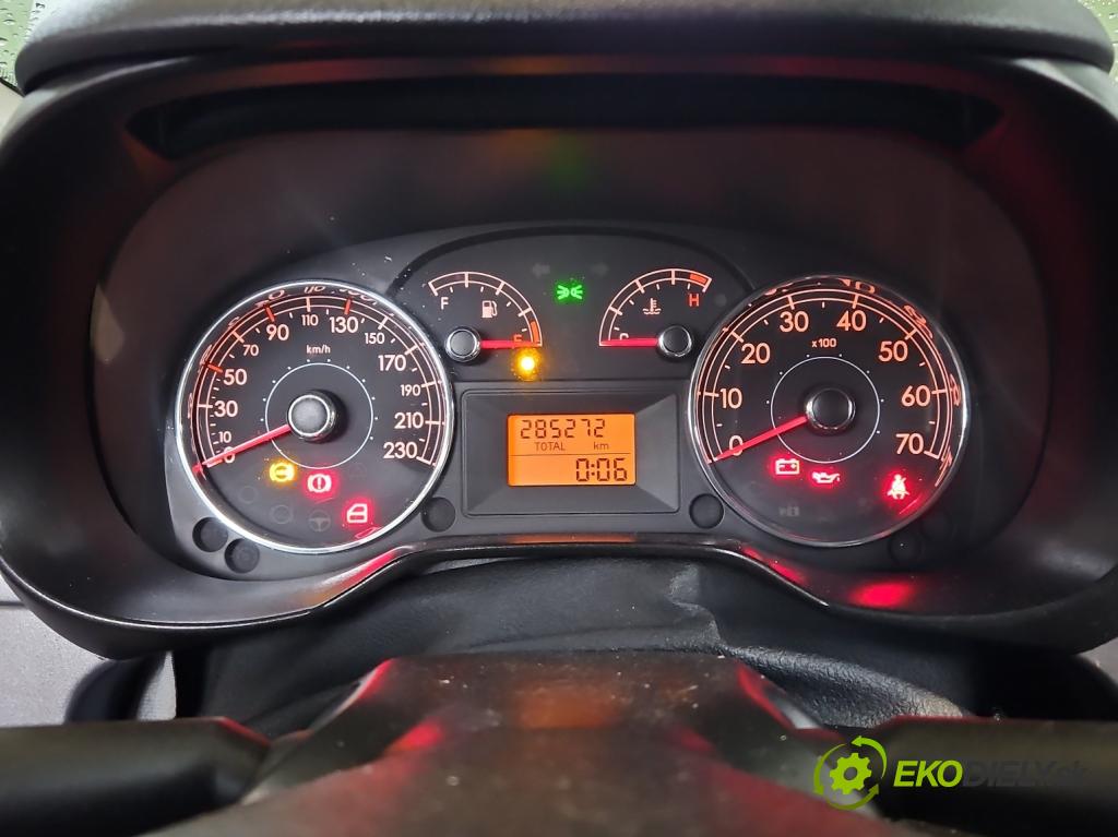 Fiat Punto Grande 1.4 8V 77 hp manual 57 kW 1368 cm3 5- Přístrojová deska 51828069 (Přístrojová deska)