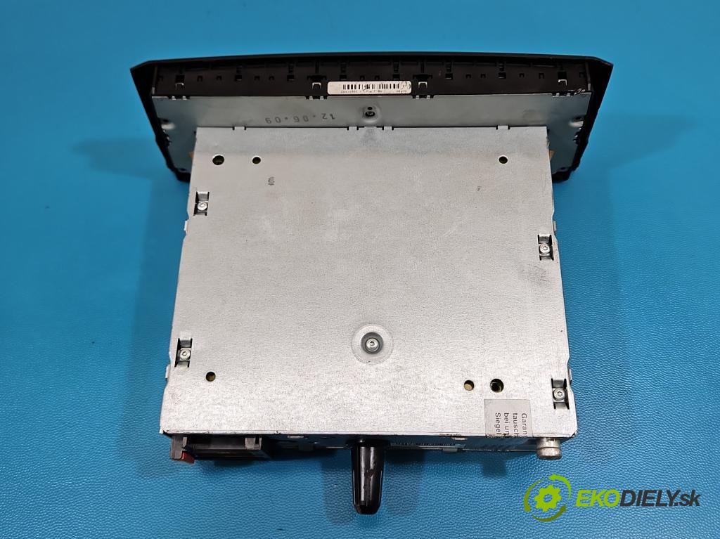 Fiat Punto Grande 1.4 8V 77 HP manual 57 kW 1368 cm3 5- Radio originál 7354812940