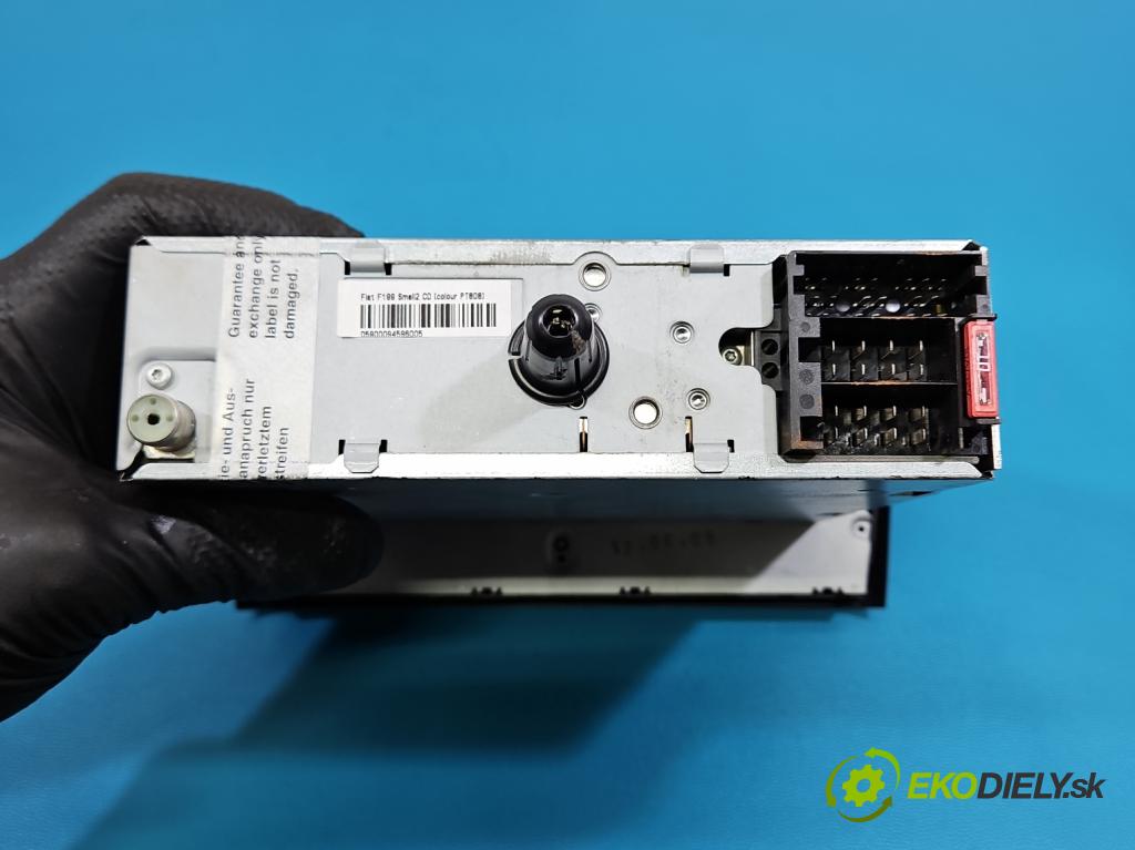 Fiat Punto Grande 1.4 8V 77 HP manual 57 kW 1368 cm3 5- Radio originál 7354812940