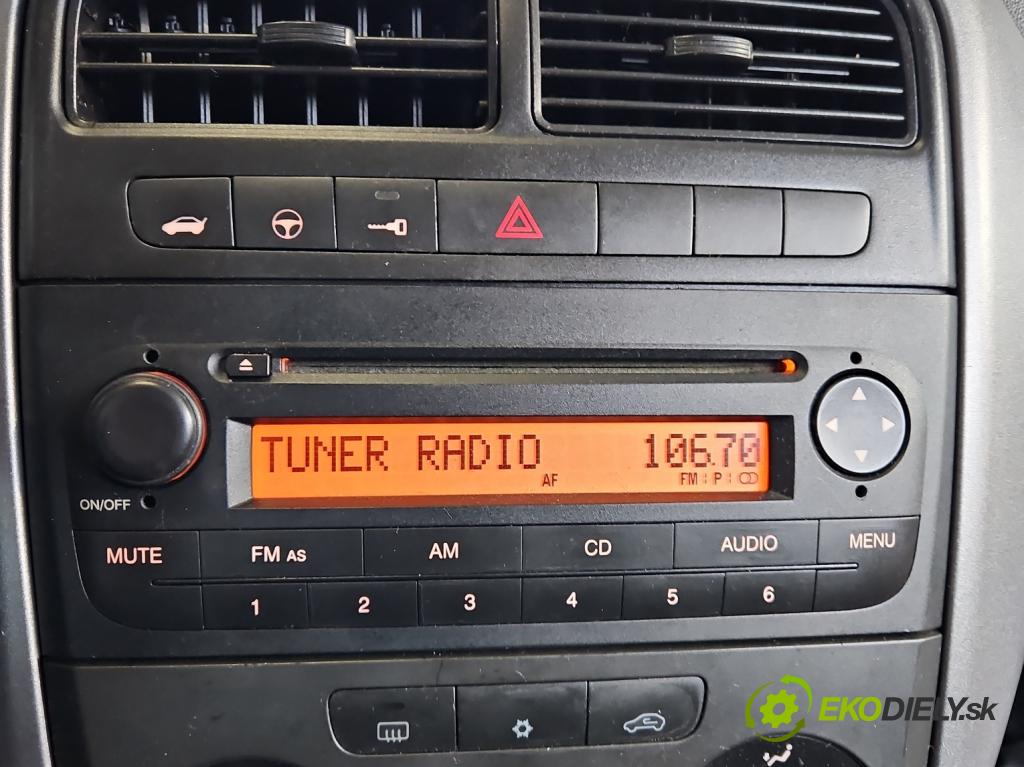 Fiat Punto Grande 1.4 8V 77 hp manual 57 kW 1368 cm3 5- Radio továrna: 7354812940