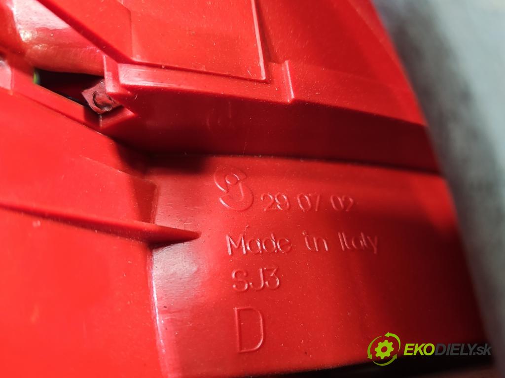 Audi A3 8L 1996-2003 1.9 tdi 90 HP manual 66 kW 1896 cm3 3- svetlo / reflektor zadné pravé 8L0945096 (Kľučka dverí ostatné)