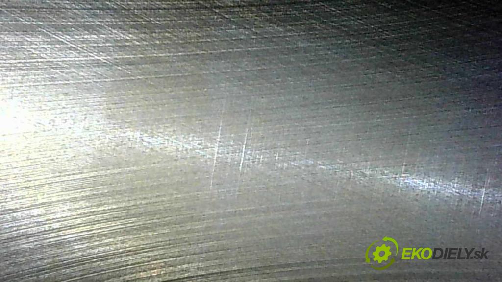 Toyota Auris II 2012-2018 1.6 16V 132  HP manual 97 kW 1598 cm3 5- motor benzín: 1ZR