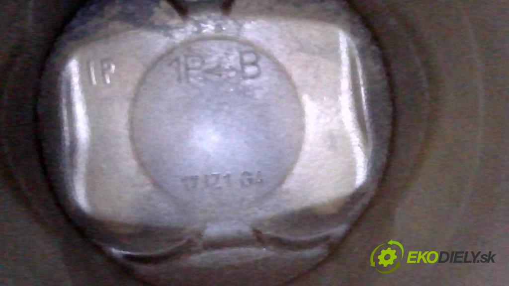 Toyota Auris II 2012-2018 1.6 16V 132  HP manual 97 kW 1598 cm3 5- motor benzín: 1ZR