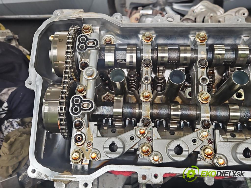 Toyota Auris II 2012-2018 1.6 16V 132  HP manual 97 kW 1598 cm3 5- motor benzín: 1ZR