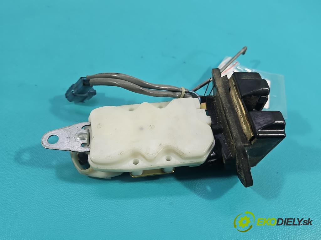 Suzuki Liana 1.6 16V 103 HP manual 76 kW 1586 cm3 5- zámok kufrové dvere zadné