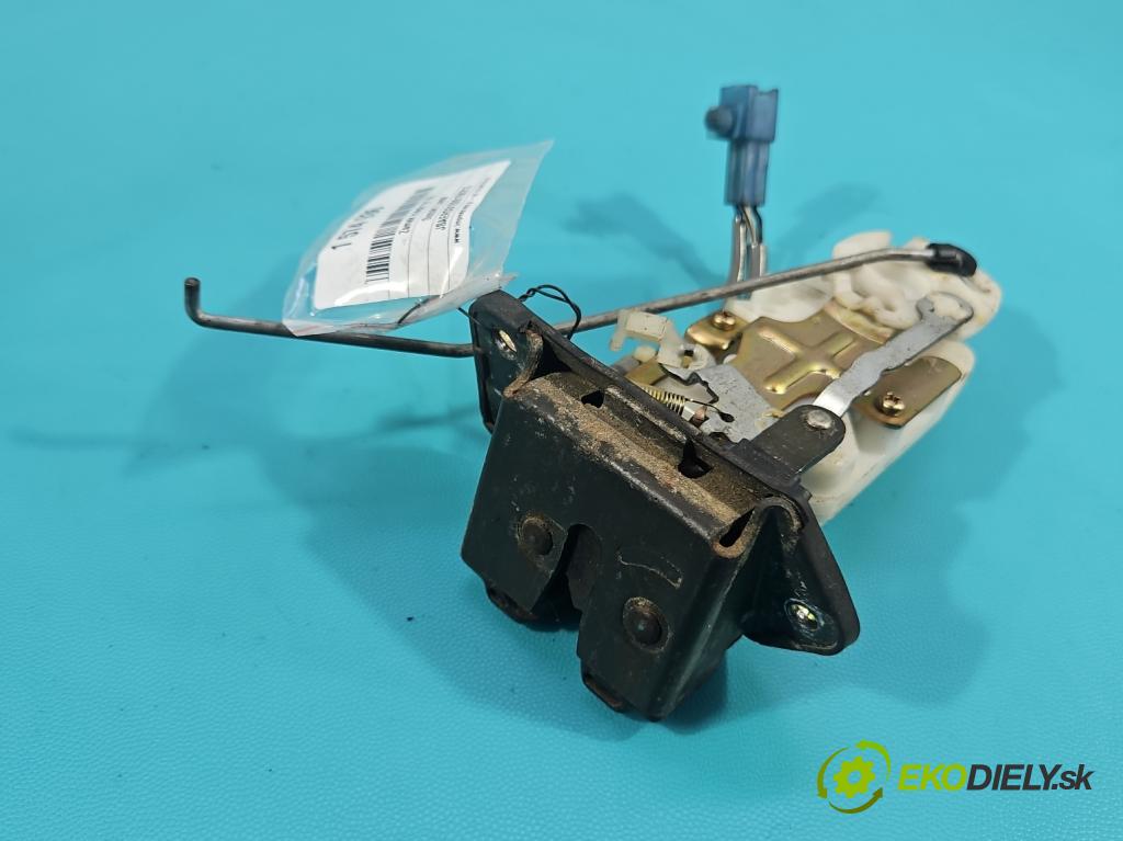 Suzuki Liana 1.6 16V 103 HP manual 76 kW 1586 cm3 5- zámok kufrové dvere zadné 