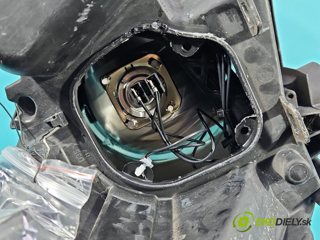 Ford C-Max II 2010-2019 1.0 EcoBoost: 125 HP manual 92 kW 998 cm3 5- Reflektor: ľavý AM51-13W030-AF (Kľučka dverí ostatné)