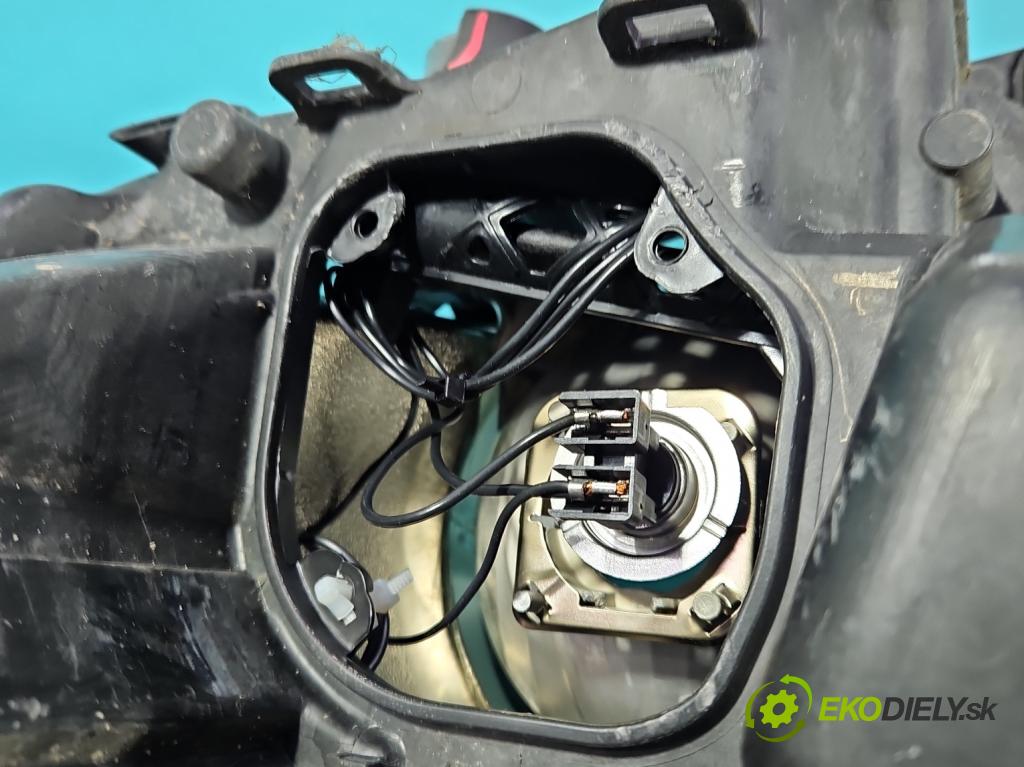 Ford C-Max II 2010-2019 1.0 EcoBoost: 125 HP manual 92 kW 998 cm3 5- Reflektor: pravý 89502244 (Svetlo predné pravé)