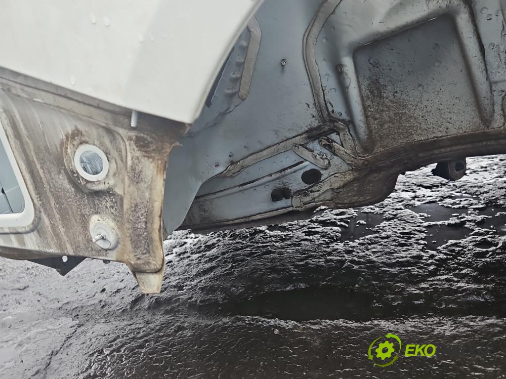 Mercedes GL II X166 2012-2015 4.7 V8 340KM: automatic 250 kW 4663 cm3 5- blatník zadné pravý